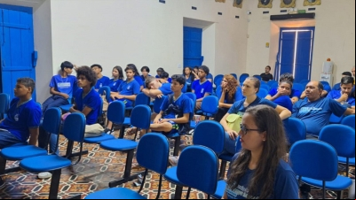 25 alunos adolescente e seis professores da escola de Tangará da Serra foram recebidos na AML